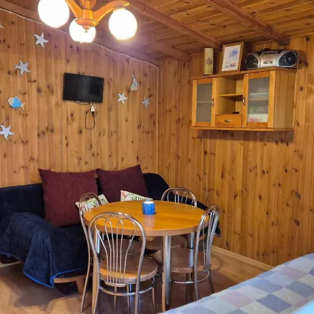 6 Osobowy Nad Samym Jeziorem Na Kaszubach Holiday home *