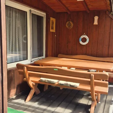 6 Osobowy Nad Samym Jeziorem Na Kaszubach Holiday home Dobrzyn (Pomerania)