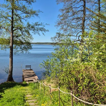 6 Osobowy Nad Samym Jeziorem Na Kaszubach Holiday home