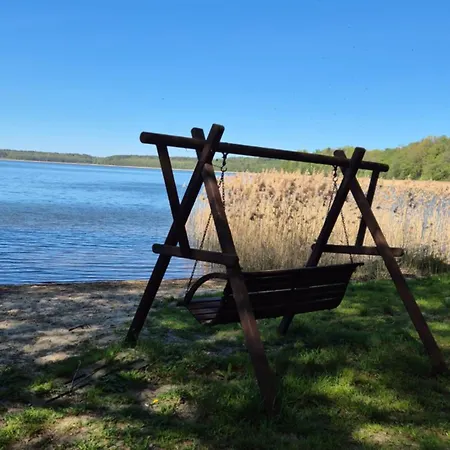 6 Osobowy Nad Samym Jeziorem Na Kaszubach Holiday home
